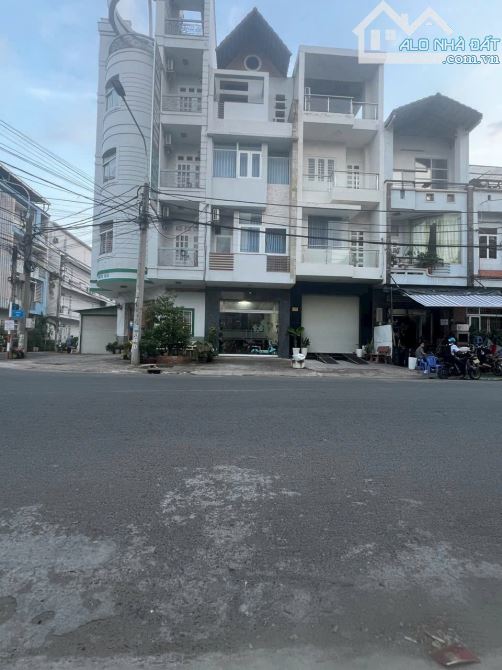 Giá chỉ 6 tỷ. Bán gấp nhà 1T3L mặt tiền đường chính N4 kdc Bửu Long. 4,2x20m. SHR