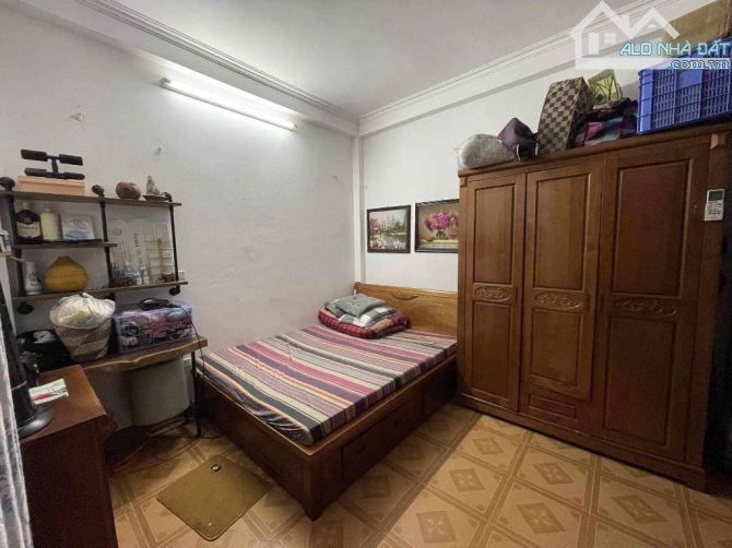Nhà dân xây 4 tầng, gần hồ điều hòa, thông khắp ngả