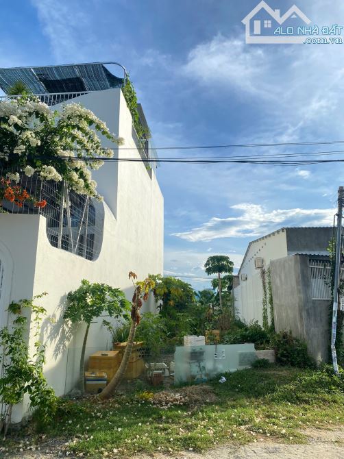 Bán đất Vĩnh ngọc , gần bờ ké mát mẽ. Đường thông ô tô Cách chợ ủy ban cũ Vĩnh Ngọc bán kí