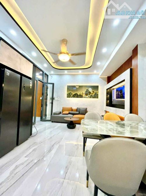 Biệt thự sân vườn Huỳnh Tấn Phát, 155m2, 6.7 tỷ, full nội thất