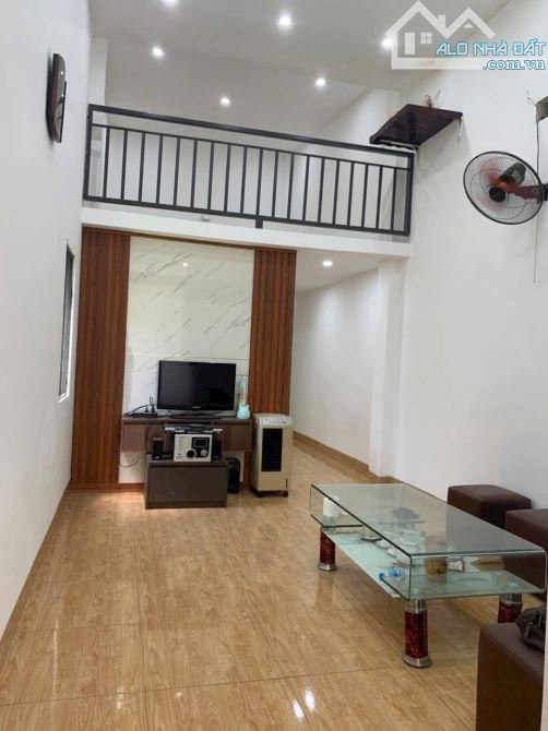 Bán nhà Cấp 4- Thôn 3 Vạn Phúc( Giáp Đông Mỹ)  Giá chỉ hơn 2 tỷ