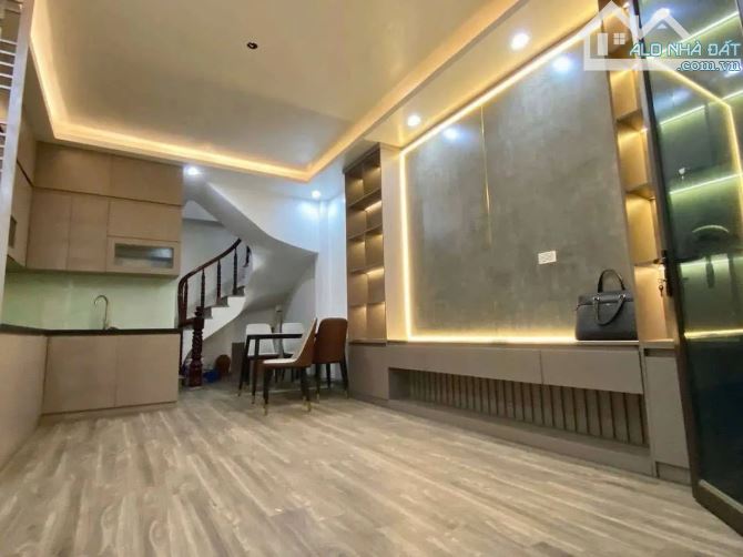 BÁN NHÀ MỸ ĐÌNH 5 TẦNG - 6.8 TỶ - TRUNG TÂM MỸ ĐÌNH - NỘI THẤT SANG XỊN - NHÀ DÂN XÂY