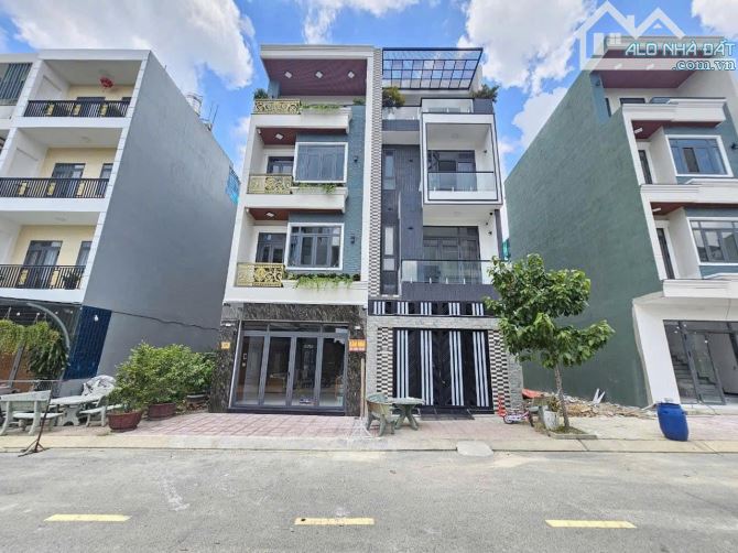 Nhà 3PN, 4WC, sân rộng – Vị trí đắc địa Tương Bình Hiệp, Bình Dương!