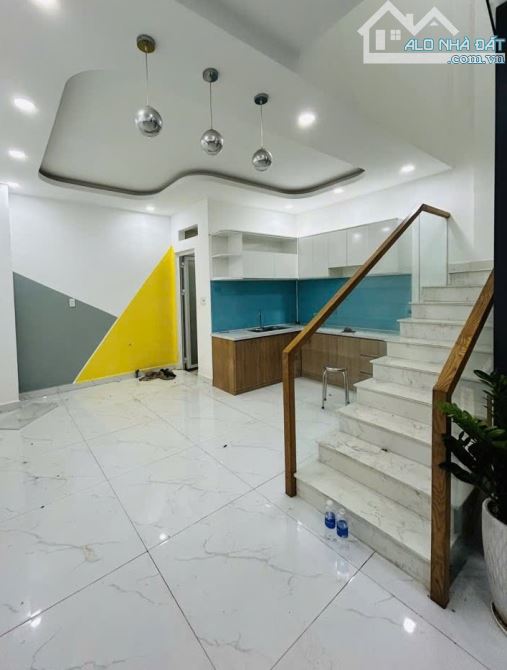 Nhà quận 7, mới toanh, gần quận 1, đại học Tôn Đức Thắng