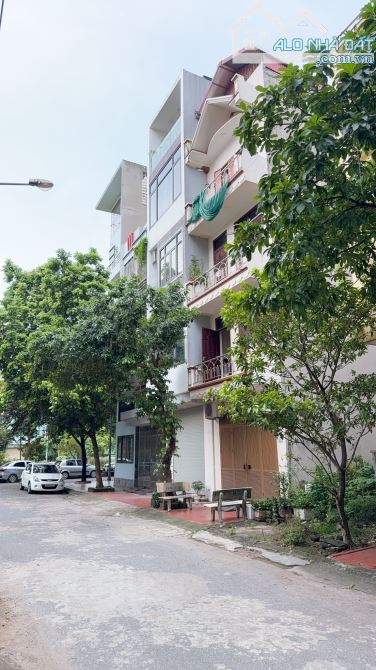 BÁN ĐẤT PHÂN LÔ ĐẤU GIÁ KIẾN HƯNG . DT 51 M  MT 4 M . ĐẦU  TƯ NHANH