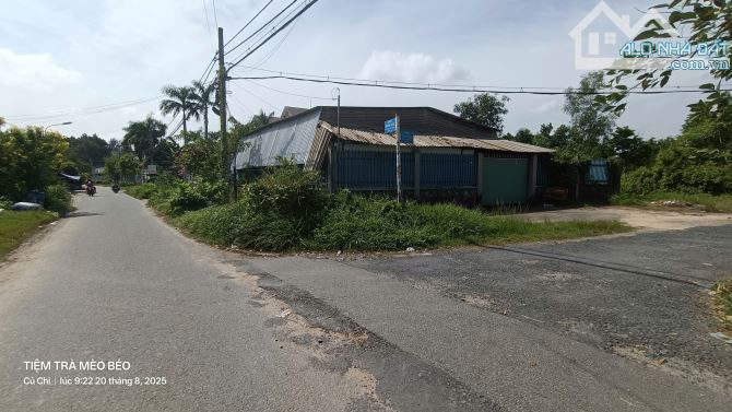 Bán nhà góc 2 mặt tiền đường Nguyễn Thị Se xã Tân Thông Hội Củ Chi TPHCM, DT: 1213m2.