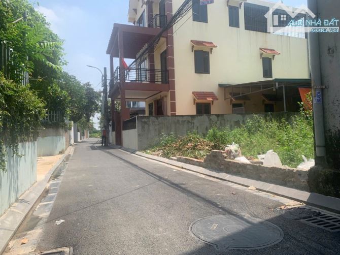 Chủ nhà cần bán lô đất đẹp như hoa hậu chỉ cách bìa làng  có 50m tại Lương Nỗ, Tiên Dương