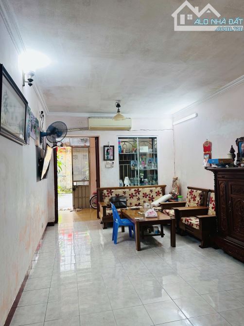 CĂN HỘ TẬP THỂ ĐẸP QUAN HOA, Ở LUÔN, RỘNG, THOÁNG, GẦN PHỐ, DT 70M2 GIÁ 4,7 TỶ