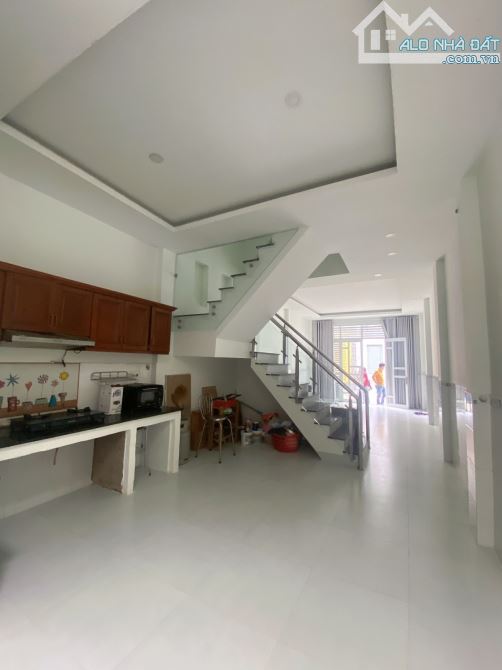 KHU PHÂN LÔ — ĐƯỜNG 6M THÔNG TỨ TUNG — 3 TẦNG 52M2 HOÀN CÔNG CHUẨN — CHỈ 5.x ĐỒNG💰