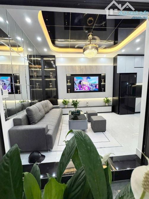 NHÀ ĐẸP KIM NGƯU-40M X5 TẦNG FULL NỘI THẤT-CHỈ 6.8 TỈ-CHỦ CẦN BÁN GẤP LIÊN HỆ NGAY🔥