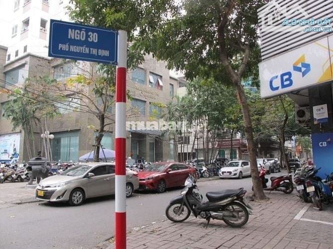 Cho thuê căn nhà 62m2 x 5 tầng ngõ 34 phố Nguyễn Thị Định - Cầu Giấy 32 triệu/tháng