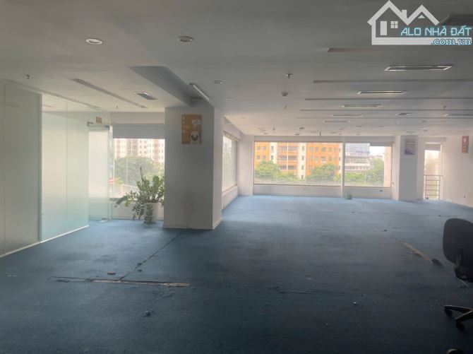 Cho Thuê văn  Phòng Tại Hoàng Đạo Thuý - Diện Tích 310m2