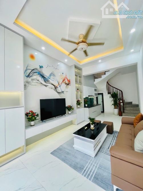 SIÊU PHẨM NHÀ TRỊNH VĂN BÔ | NGÕ RỘNG-15M Ô TÔ – DÂN TRÍ CAO – HƠN 7 TỶ