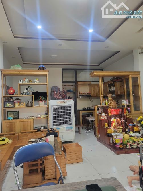 Cần bán gấp căn nhà 3 tầng ở Đường Châu Thị vĩnh tế, Ngũ Hành Sơn, Tp Đà Nẵng