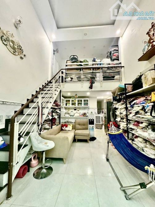 KHU VIP LÀNG ĐẠI HỌC, XÔ VIẾT NGHỆ TĨNH ,NGANG HIẾM 4M - VUÔNG VỨC - HOÀN CÔNG ĐỦ