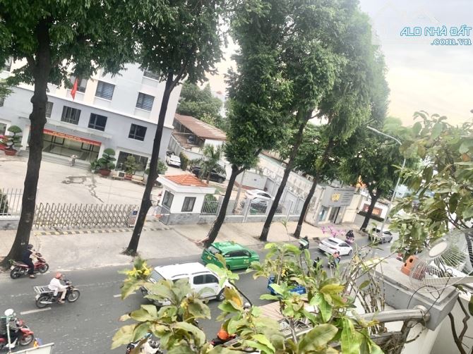GẤP GIẢM 2TỶ - nhà MẶT TIỀN đường Phạm Ngũ Lão (5 x 22) vị trí kinh doanh đẹp - chỉ 13.9tỷ