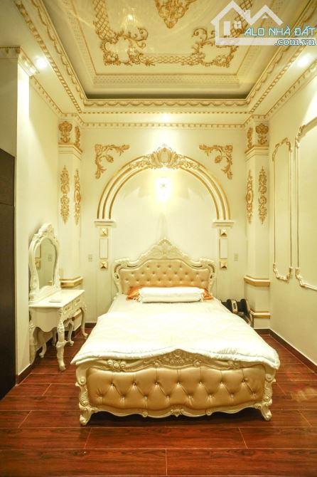 Nội Khu 110 Bà Hom View Công Viên. Q6 ( 4.5 * 17 ) Dưới 8.5 Tỷ