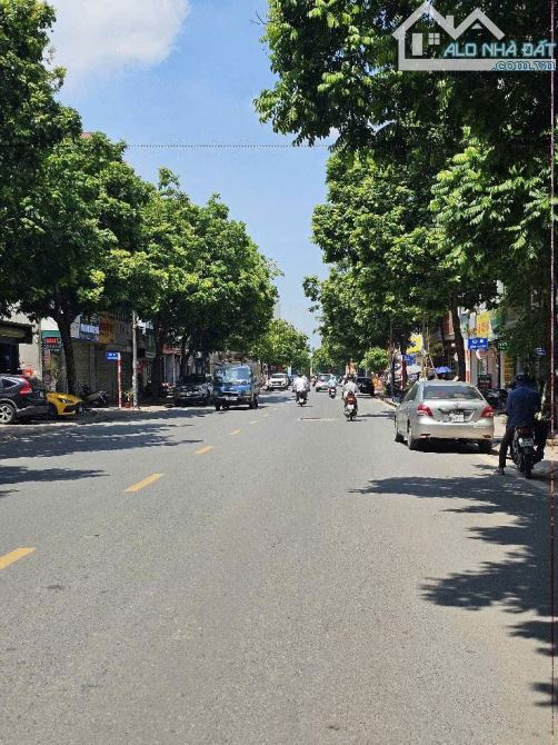 Bán đất thạch bàn lôgoc 65m mt 5m oto vào  đất gần chợ trung t thương mại