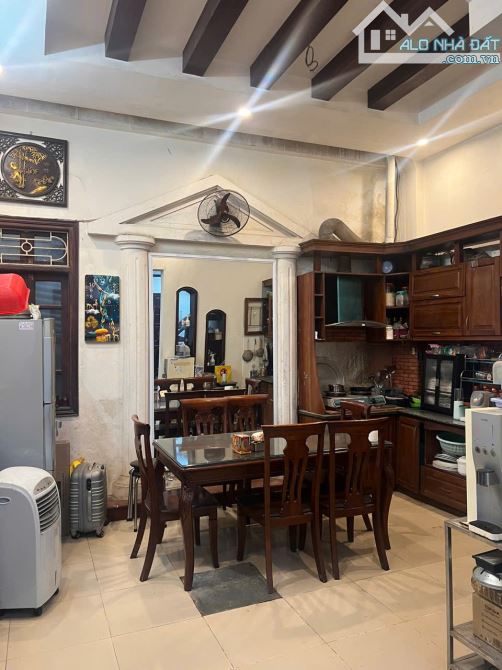Cho thuê nhà ngõ Vũ Ngọc Phan 65m2 x 4 tầng MT4m giá 22tr/tháng