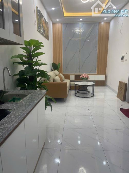 Bán nhà Tôn Đức Thắng, Gần hồ Văn Chương, Lô góc 2 thoáng, có ban công,5 tầng đủ công năng