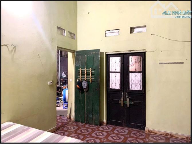 Hiếm nhà mặt đường lớn Nguyễn Trực, 161m2, MT 8m, kinh doanh sầm uất, giá 30 tỷ