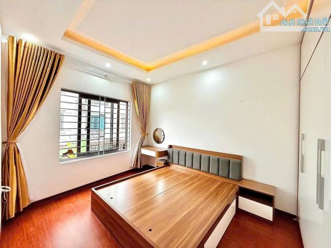 Bán nhà DÂN XÂY - CÁCH MẶT PHỐ CỔ NHUẾ 3 NHÀ, 42m2, giá 7.8T, Ở luôn