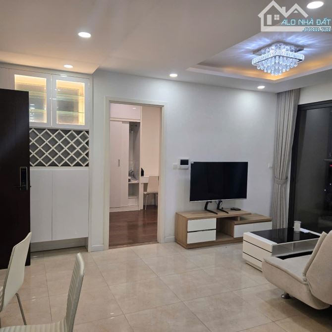 Bán gấp căn 2PN 2VS Dcapital Trần Duy Hưng giá 8 tỷ