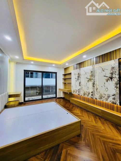 PHẠM VĂN ĐỒNG, 51m2, DÂN XÂY - NGÕ THÔNG - VIEW BIỆT THỰ Giá 9.5T (còn thương lượng)
