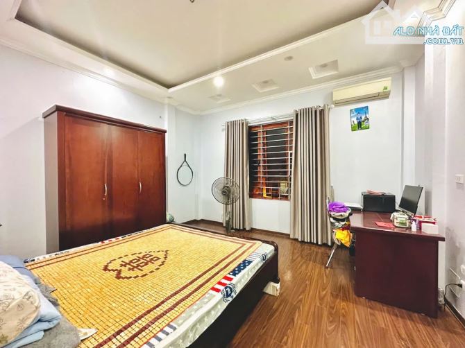 LÊ TRỌNG TẤN - 71m X 5 TẦNG - 14.3 TỶ - NHÀ DÂN XÂY CHẮC CHẮN - NGÕ THÔNG - Ô TÔ LÙI CỬA