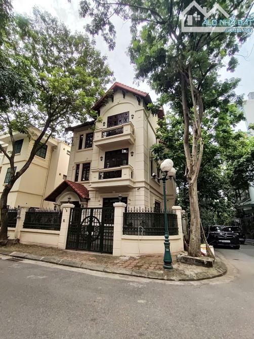 Bán nhà phân lô VIP khu Hoàng Văn Thái, Thanh Xuân, lô góc, 120m2, ô tô tránh, ở sướng, KD