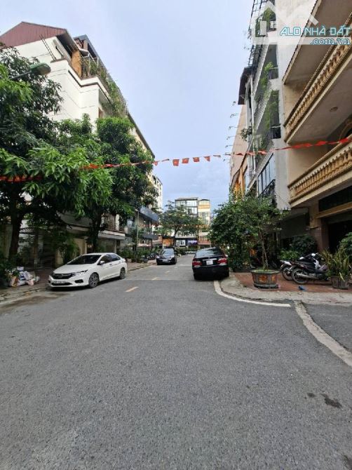 NHÀ PHÂN LÔ PHỐ KIM NGƯU DT30x5T-HAI MẶT NGÕ Ô TÔ TRÁNH,ĐỖ VÀO NHÀ-GIÁ 11.2 TỶ