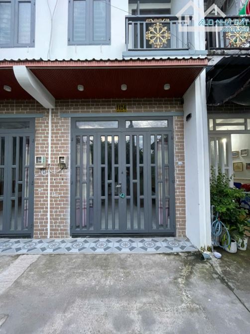 Siêu phẩm nhà trệt 1 lầu DT 3.8x12, 2 PN, Trần Văn Mười Hóc Môn