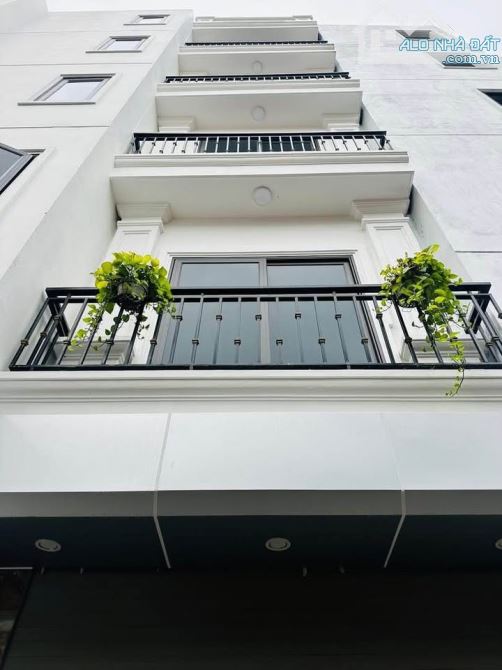 Hot giao bán căn nhà 5 tầng tại đường Đại Tự giá chỉ 4,7 tỉ giá mềm bậc nhất khu vực