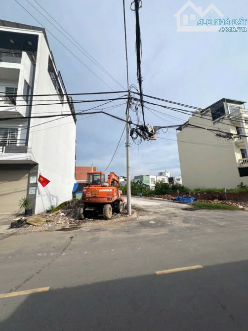 Bán lô góc mặt hẻm 301 đường Vườn Lài An Phú Đông 79m2 2 mặt tiền hẻm tiện xây ở và KD