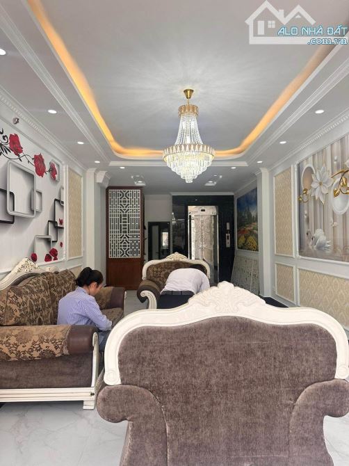 Bán nhà Xuân Đỉnh, 5 tầng thang máy, lô góc, sát ô tô, gần công viên