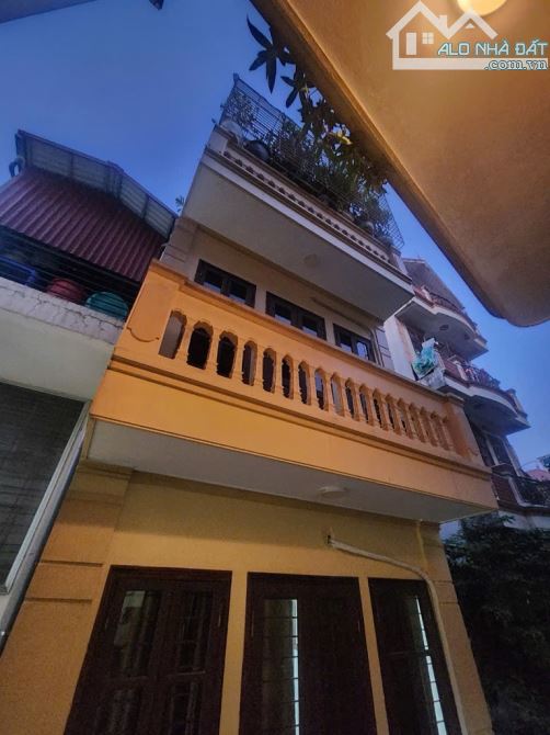 Bán nhà ngõ 279 Đội cấn, 74m, 3 tầng, 12,9 tỷ