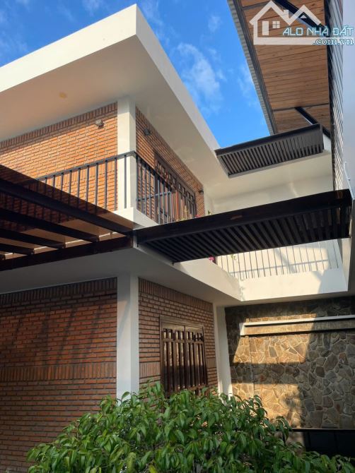 Bán căn Biệt Thự mặt tiền đường Gò Cây Sung