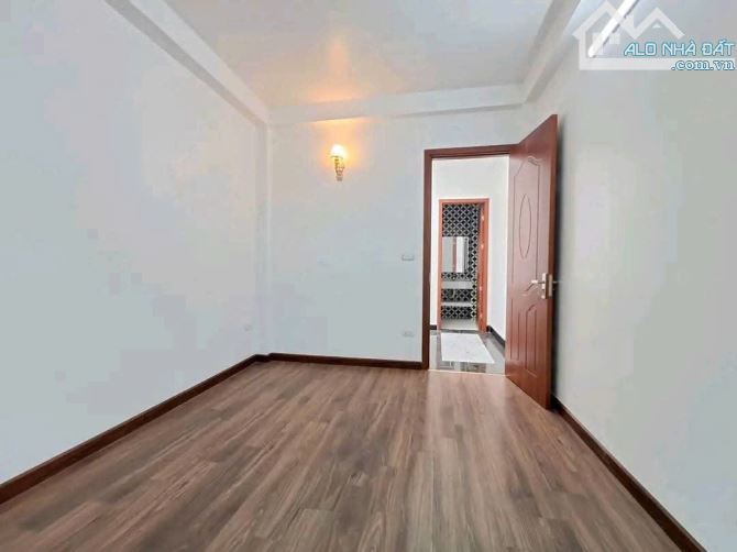 nhà đẹp cách hồ linh quang 50m lô góc, nhà 5 tầng, giá chỉ 9.3 tỷ