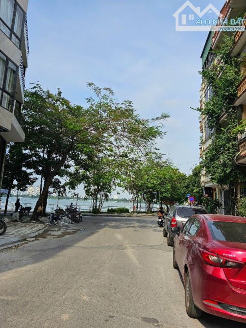 Bán đất phố Lạc Long Quân 160m mặt tiền 7m ô tô tránh gần hồ giá 40 tỷ