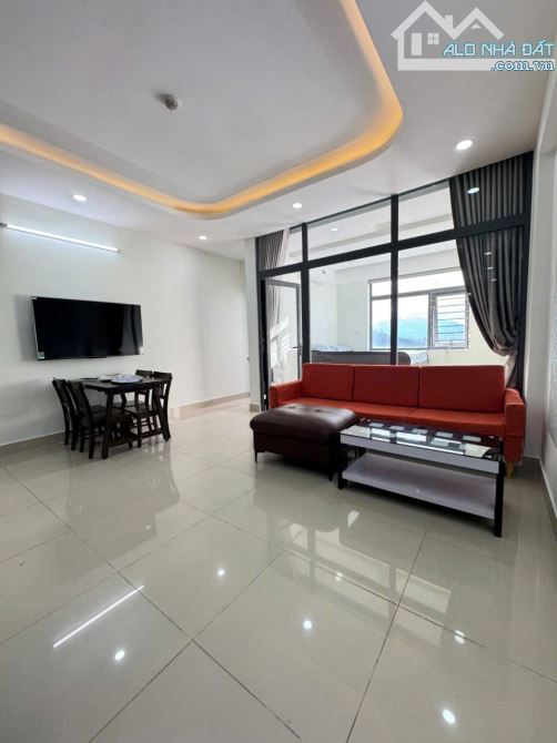 Cho thuê căn hộ Napoleon – view phố, tầng trung, full nội thất