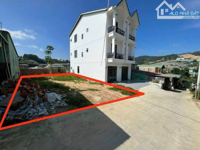 LÔ ĐẤT XÂY DỰNG GẦN TRUNG TÂM - ĐƯỜNG OTO NGUYỄN ĐÌNH QUÂN - GIÁ 6,9 TỶ CÒN THƯƠNG LƯỢNG