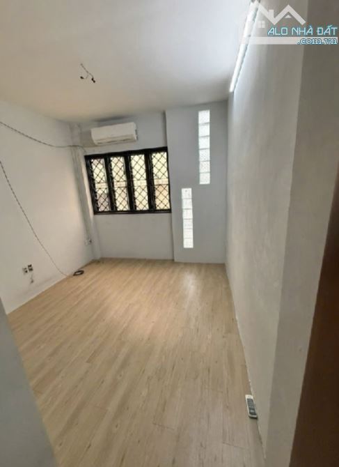 CMT8 giáp Tô Hiến Thành quận 3 _ Khu dân cư sầm uất