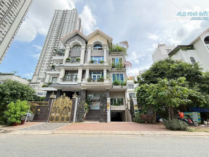 BIỆT THỰ SIÊU CẤP KHU HIM LAM KÊNH TẺ - QUẬN 7