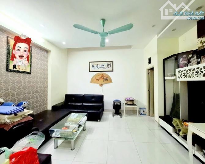 Bán Nhà Cách Mạng Tháng Tám, Quận 10: 4 Tầng, Ngang 5.1M, Nở Hậu Tài Lộc, Chỉ 10 Tỷ!