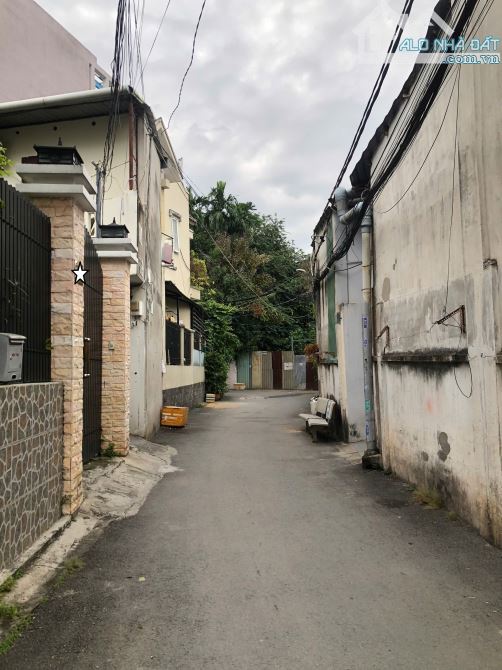 Căn góc 137m2– Hxh  – cách mặt tiền Đ. Nguyễn Duy Trinh chỉ 30m - 11,8 tỷ
