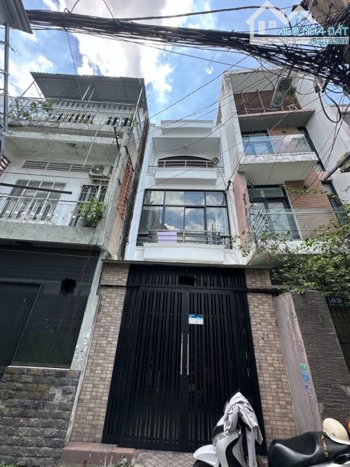 3 TẦNG -ĐẤT THÁNH- P6, Q TÂN BÌNH- GIÁP Q10 - CÔNG VIÊN LÊ THỊ RIÊNG -DT: 38M2- 5 TỶ 9