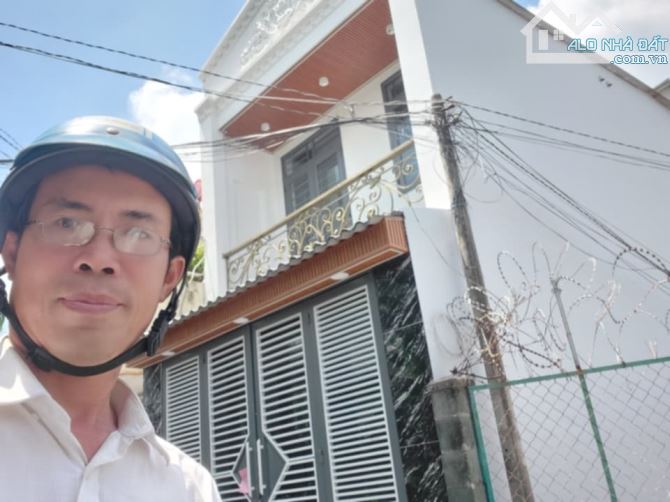 Chủ bán căn nhà 40m² Hẻm bán tải thông gần Chợ Hóc môn giá 3.5 tỷ