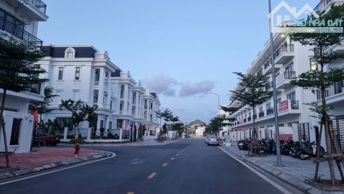 2 căn shophouse liền kề trục chính KĐT Phúc Tiến, An Dương