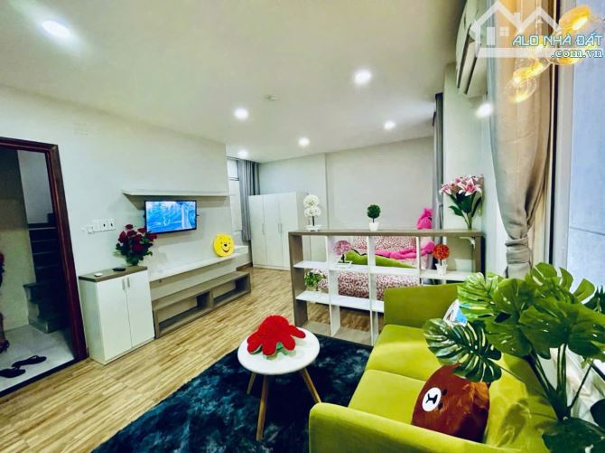 Căn hộ mới - giá hợp lý ngay trung tâm quận 4, cửa sổ đón nắng, gần Đại học Luật, quận 1