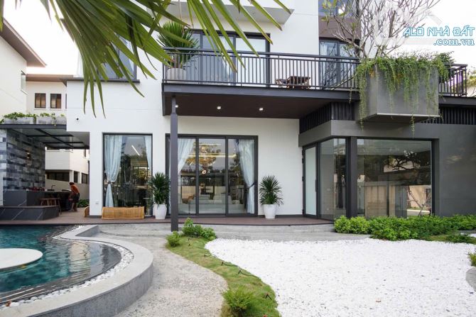 BÁN BIỆT THỰ MT GIANG VĂN MINH, P. AN PHÚ, Q.2. DT: 12 X 20M, HẦM, 3L, NỘI THẤT GỖ
